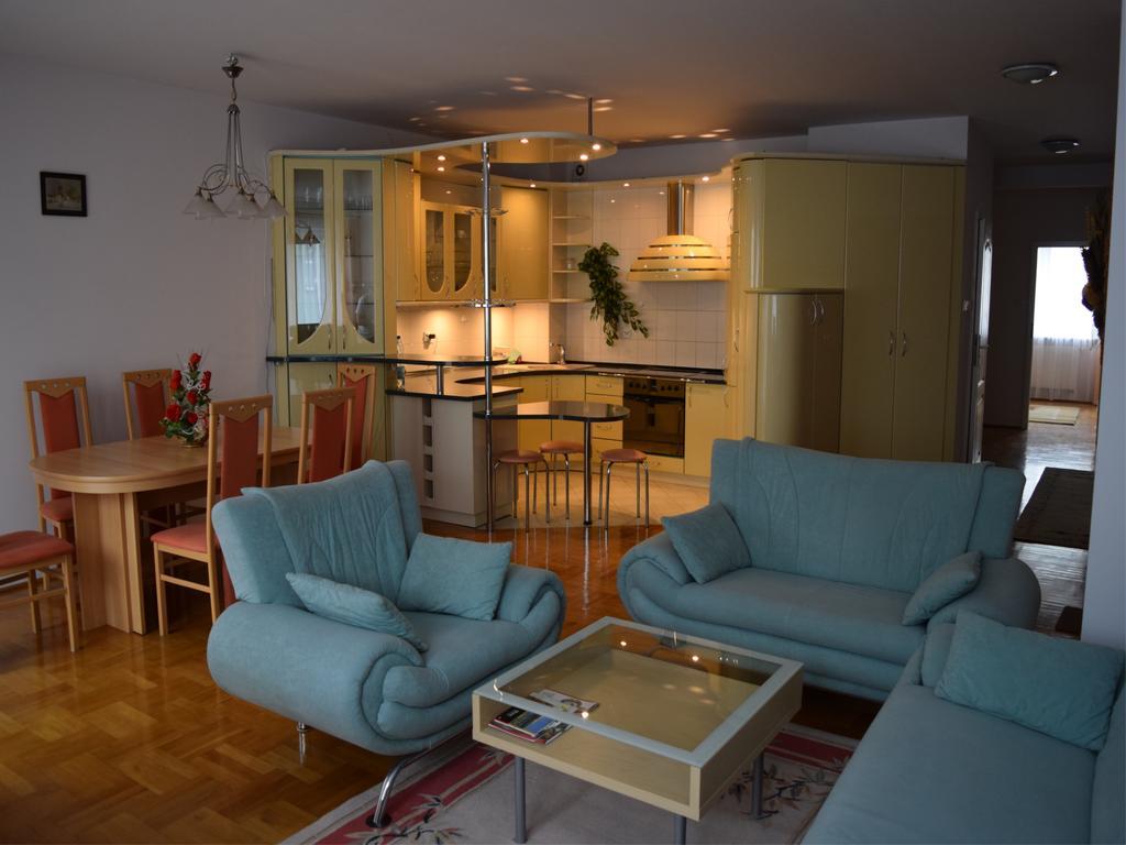 Dgm Apartment Varsovia Exterior foto