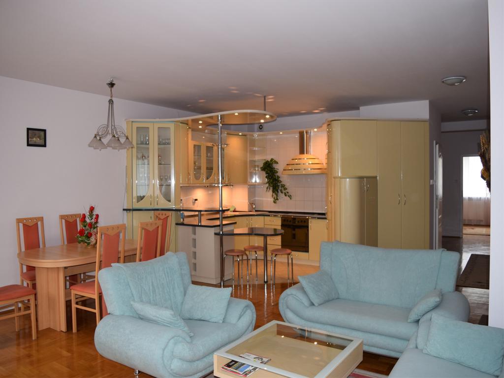 Dgm Apartment Varsovia Exterior foto